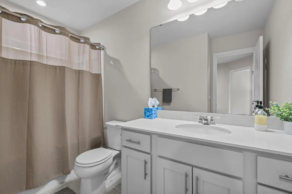 2215 Gateway Hill Road North Saint Paul, MN 55109
