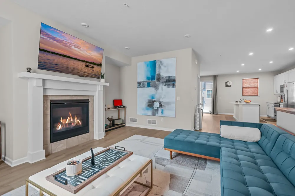 2215 Gateway Hill Road North Saint Paul, MN 55109