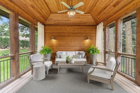 710 Shadyview Lane