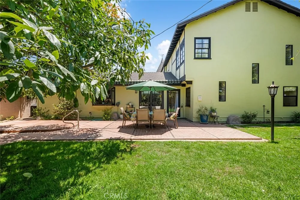 11261 Kensington Rossmoor, CA 90720