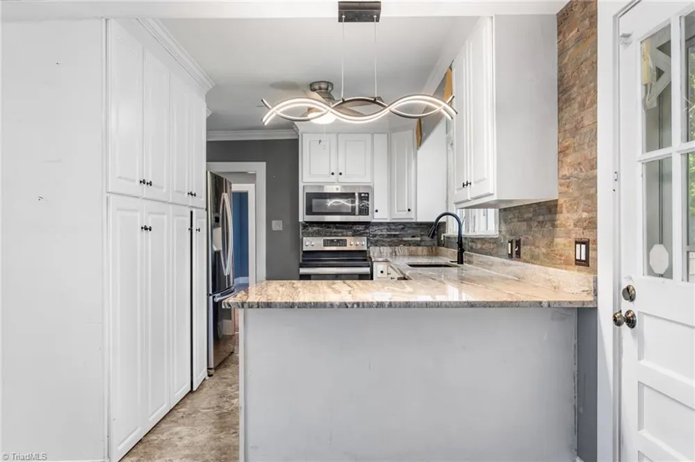 2442 Hoskins Road Burlington, NC 27215