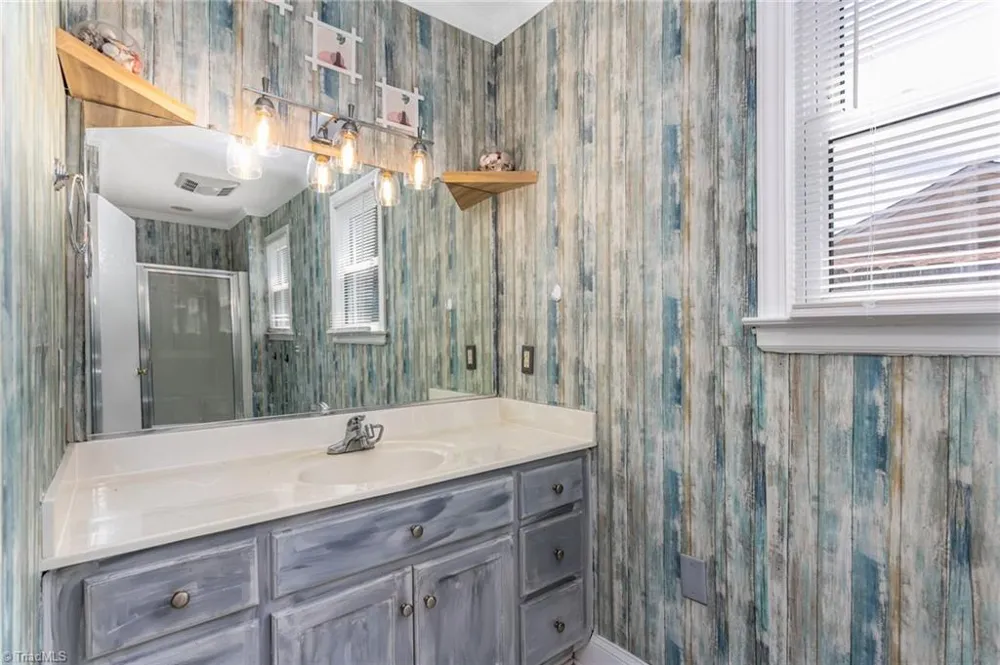 2442 Hoskins Road Burlington, NC 27215
