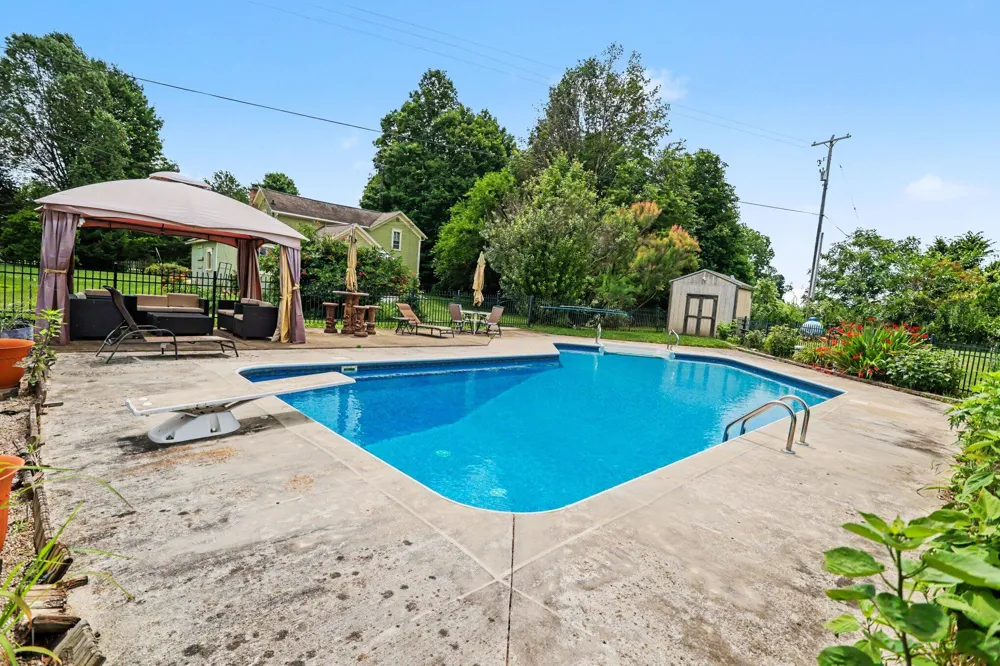 17785 Drive Convis Township, MI 49068