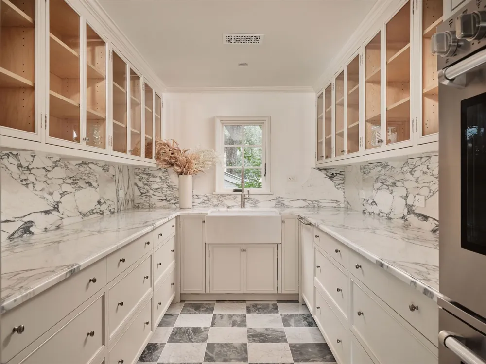1012 Gaston Avenue Austin, TX 78703