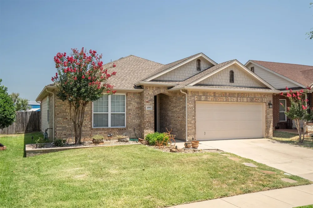 499 Grayson Lane Lake Dallas, TX 75065