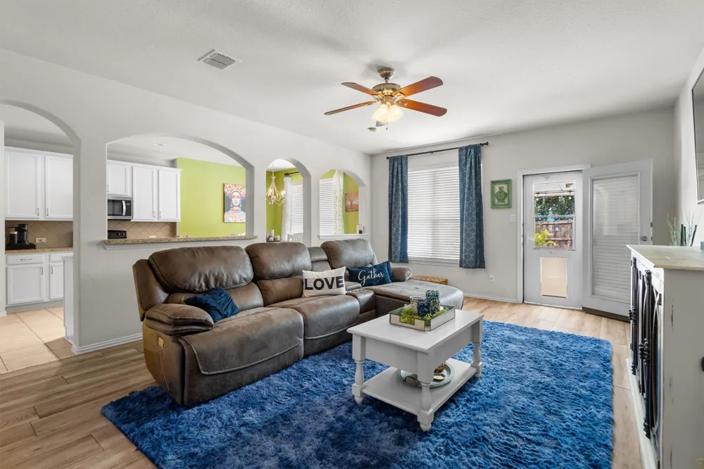 499 Grayson Lane Lake Dallas, TX 75065