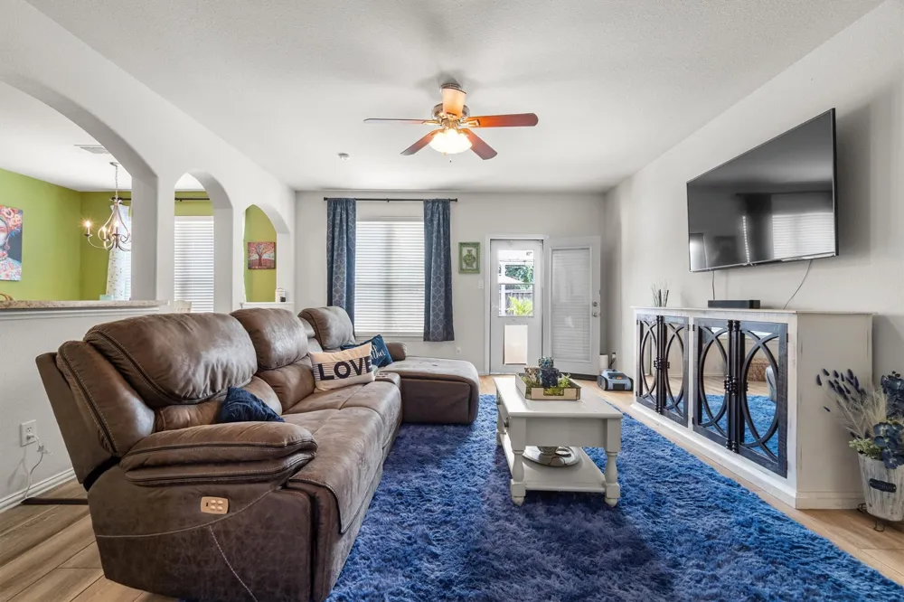 499 Grayson Lane Lake Dallas, TX 75065