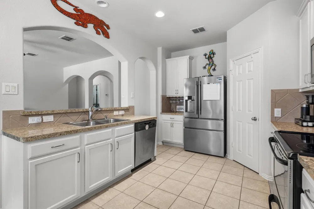 499 Grayson Lane Lake Dallas, TX 75065
