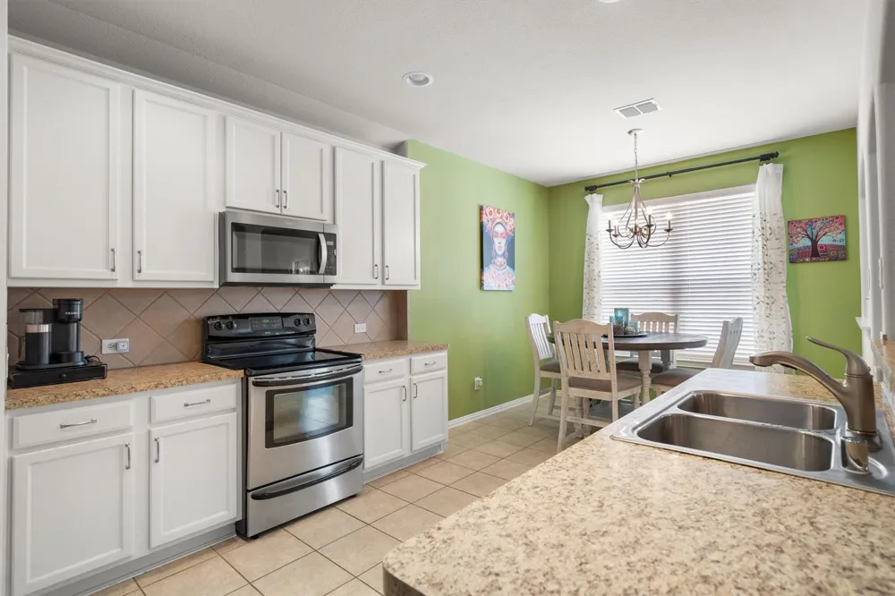 499 Grayson Lane Lake Dallas, TX 75065