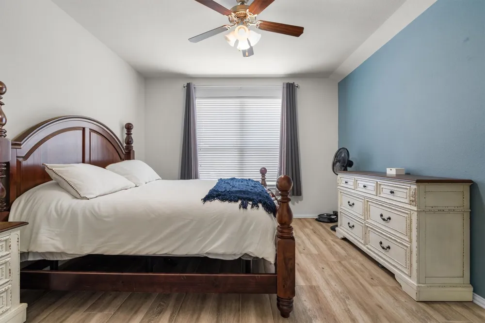 499 Grayson Lane Lake Dallas, TX 75065