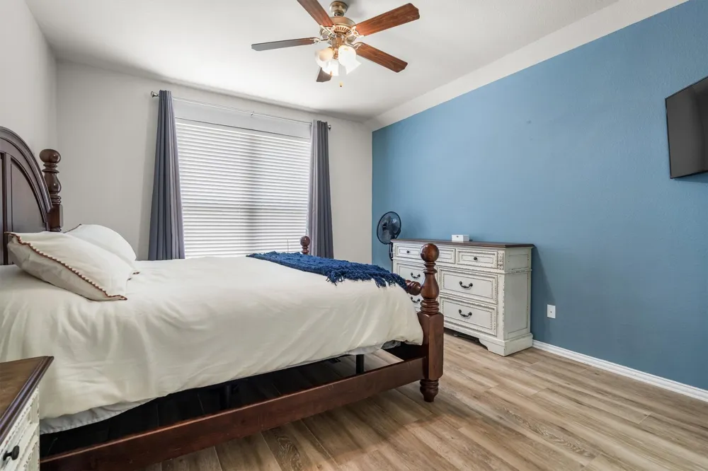 499 Grayson Lane Lake Dallas, TX 75065
