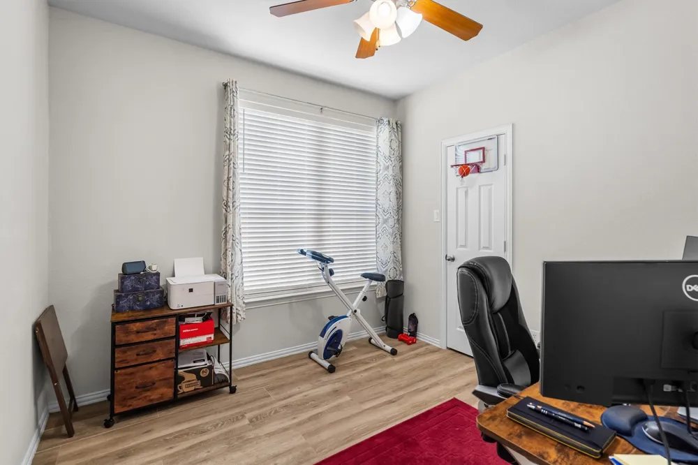 499 Grayson Lane Lake Dallas, TX 75065