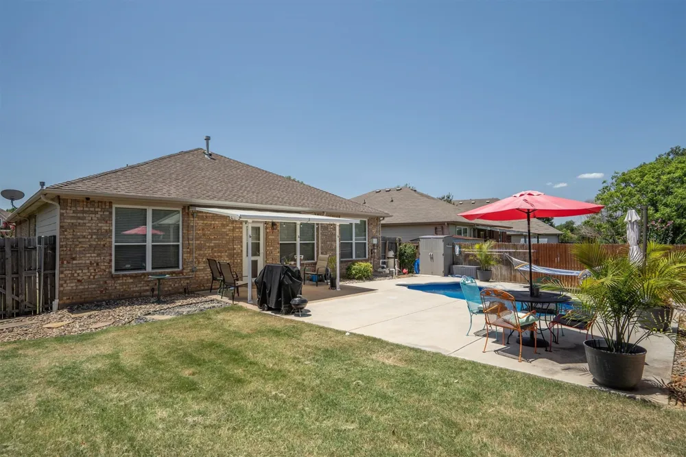 499 Grayson Lane Lake Dallas, TX 75065