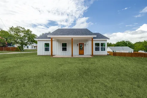 216 W Cardinal