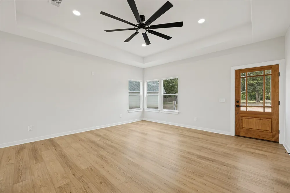 216 W Cardinal Ector, TX 75439