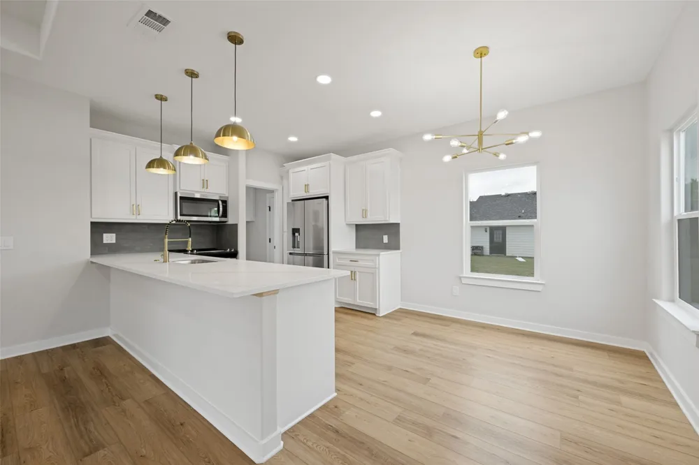 216 W Cardinal Ector, TX 75439