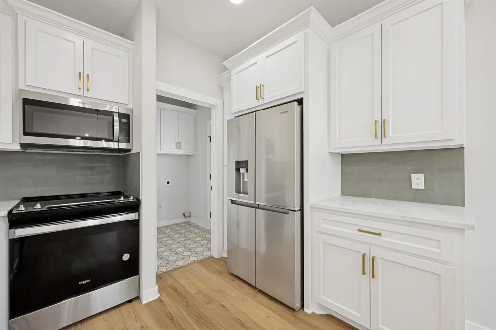 216 W Cardinal Ector, TX 75439