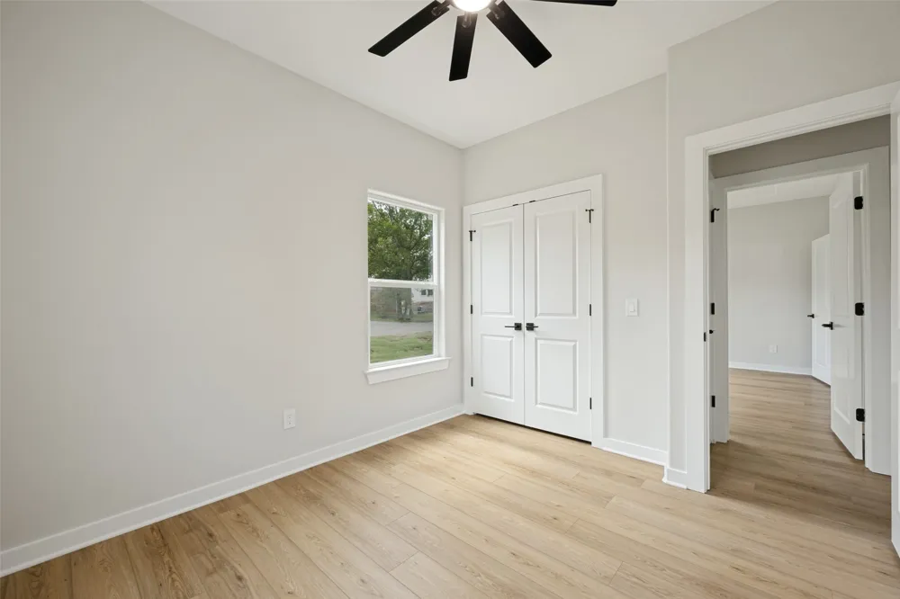 216 W Cardinal Ector, TX 75439