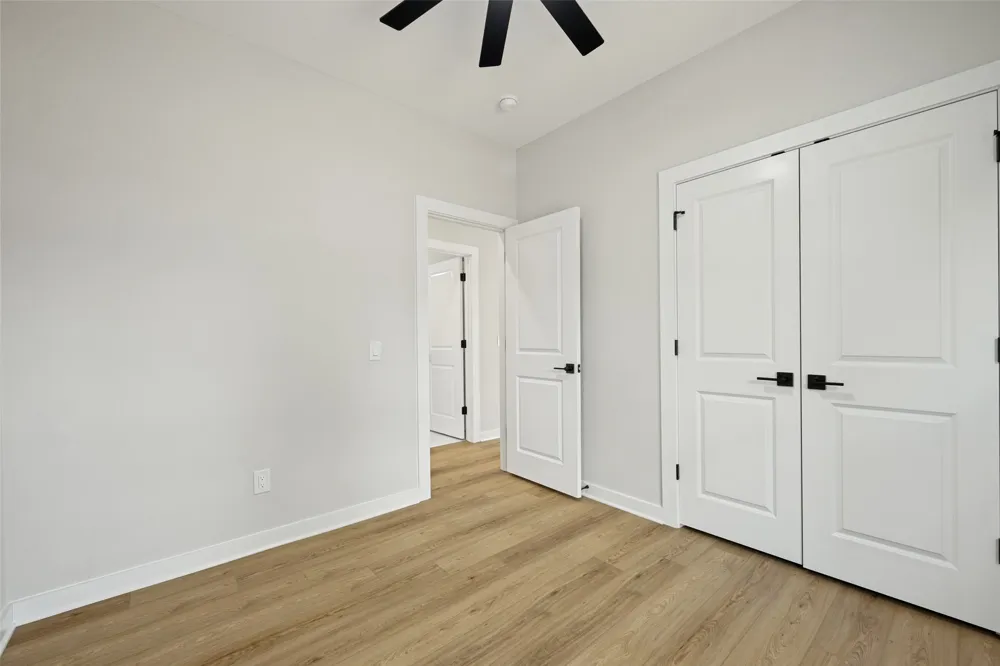 216 W Cardinal Ector, TX 75439