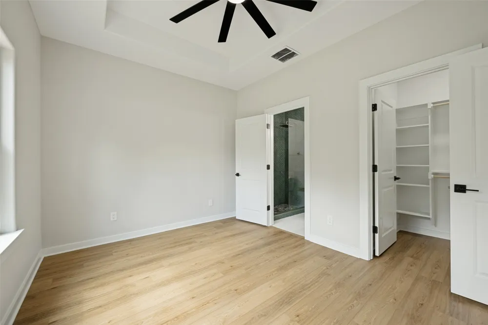 216 W Cardinal Ector, TX 75439