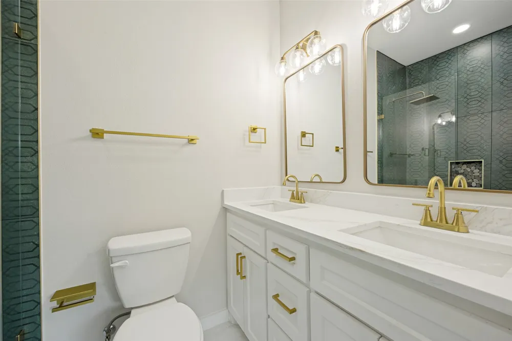 216 W Cardinal Ector, TX 75439