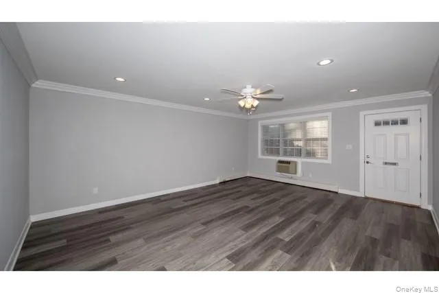 75 Lamplighter Lane #5B Massapequa, NY 11758