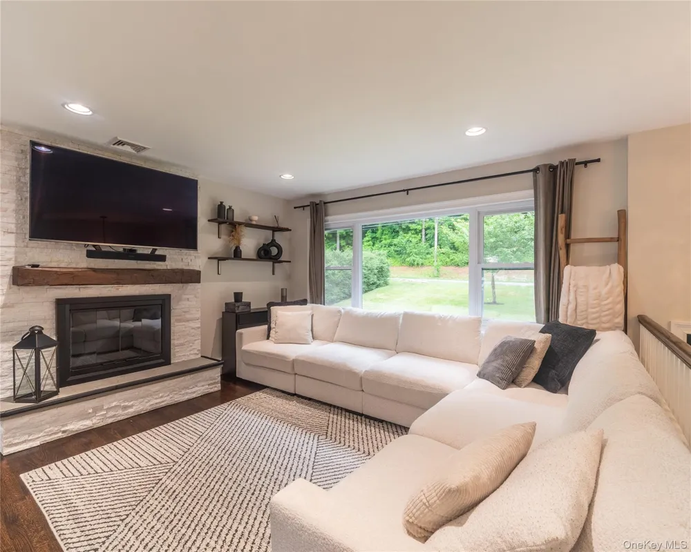 63 Dixon Road Mahopac, NY 10512