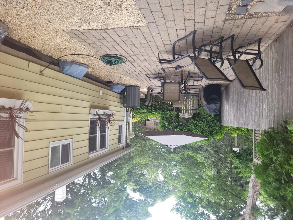 10 Graham Road Hampton Bays, NY 11946