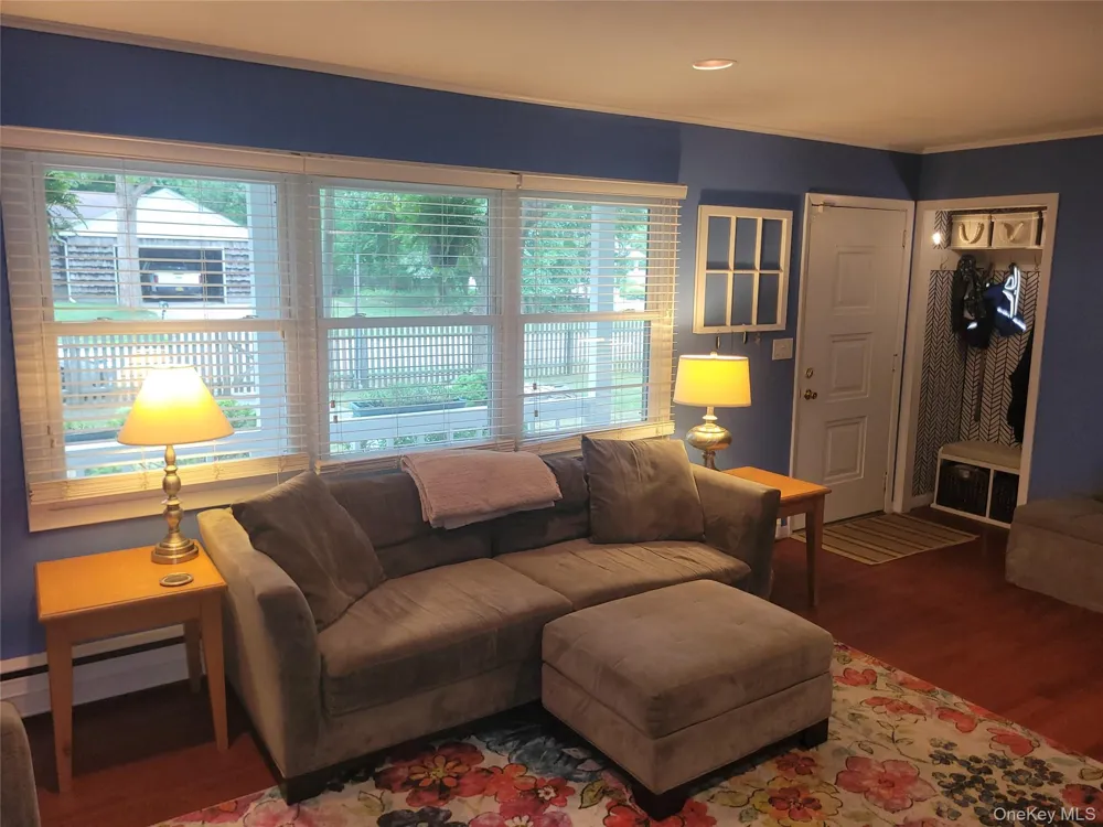 10 Graham Road Hampton Bays, NY 11946