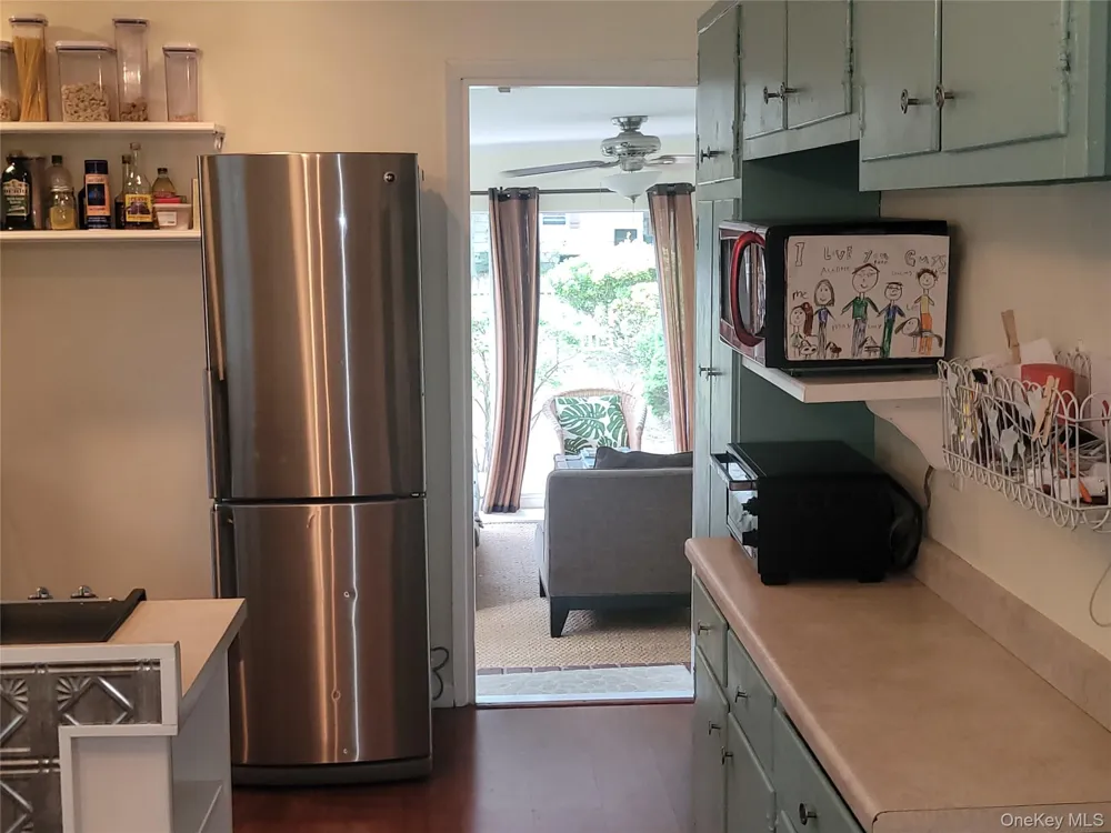 10 Graham Road Hampton Bays, NY 11946