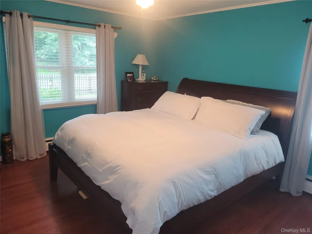 10 Graham Road Hampton Bays, NY 11946