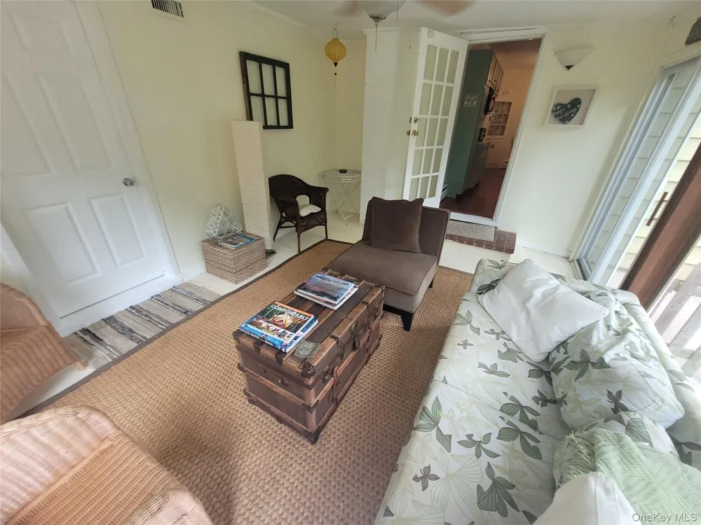 10 Graham Road Hampton Bays, NY 11946