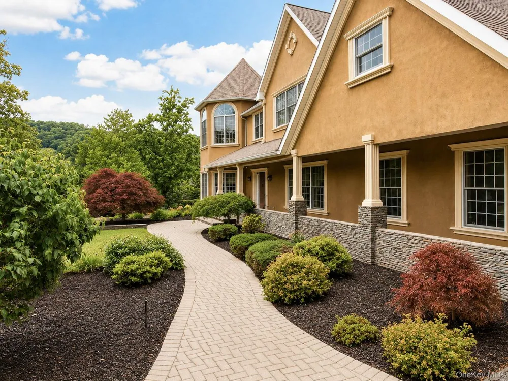 10 Sutherland Drive Highland Mills, NY 10930