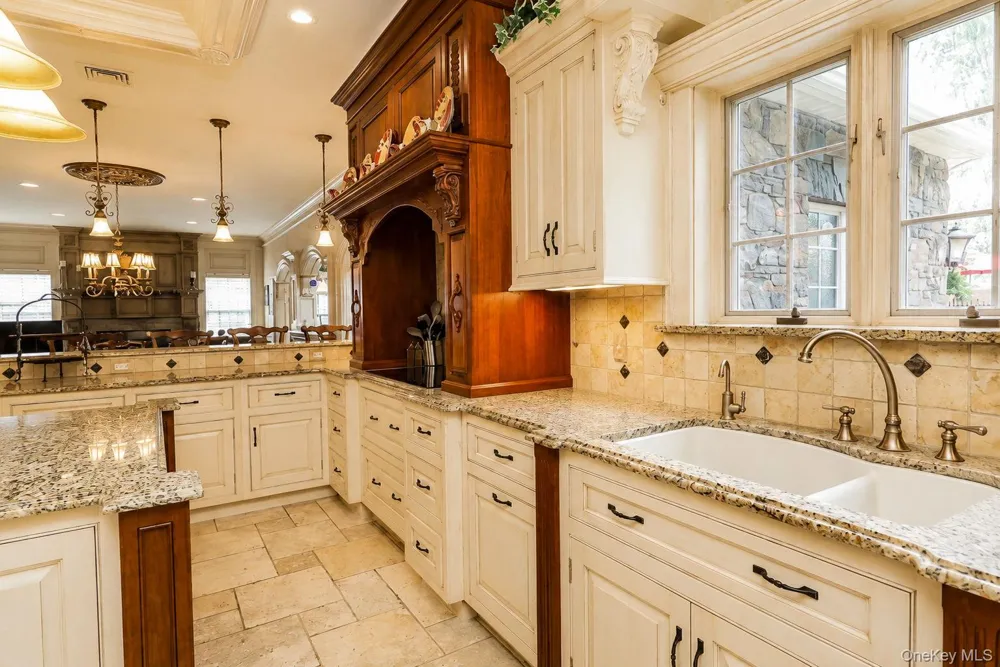 10 Sutherland Drive Highland Mills, NY 10930