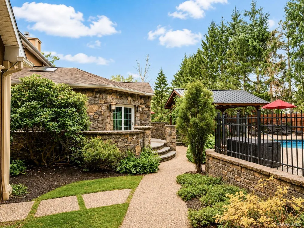 10 Sutherland Drive Highland Mills, NY 10930