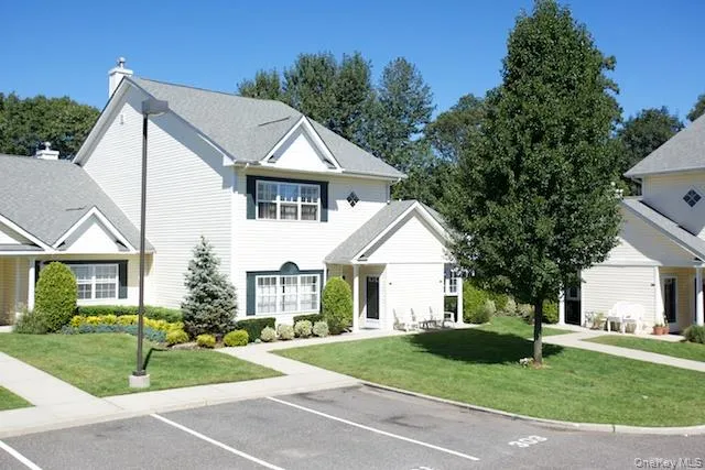 216 Center Court #216 Medford, NY 11763