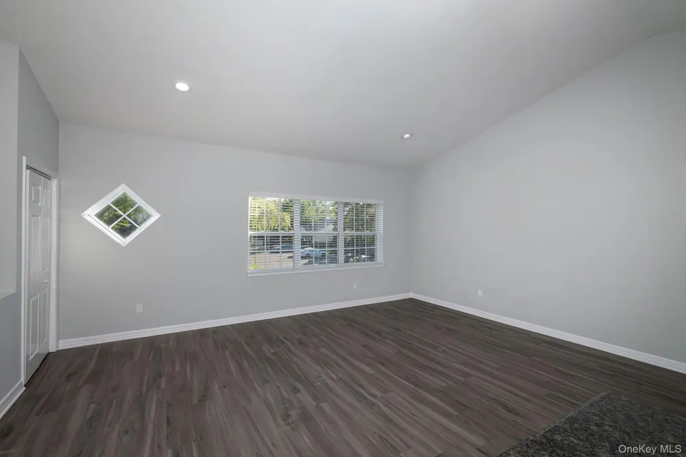 216 Center Court #216 Medford, NY 11763