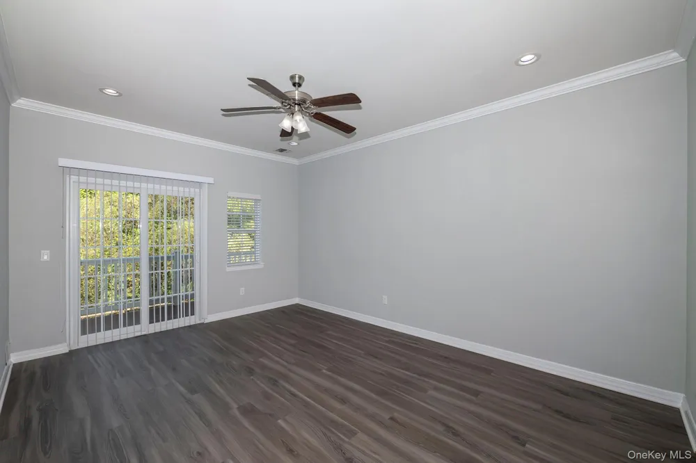 216 Center Court #216 Medford, NY 11763