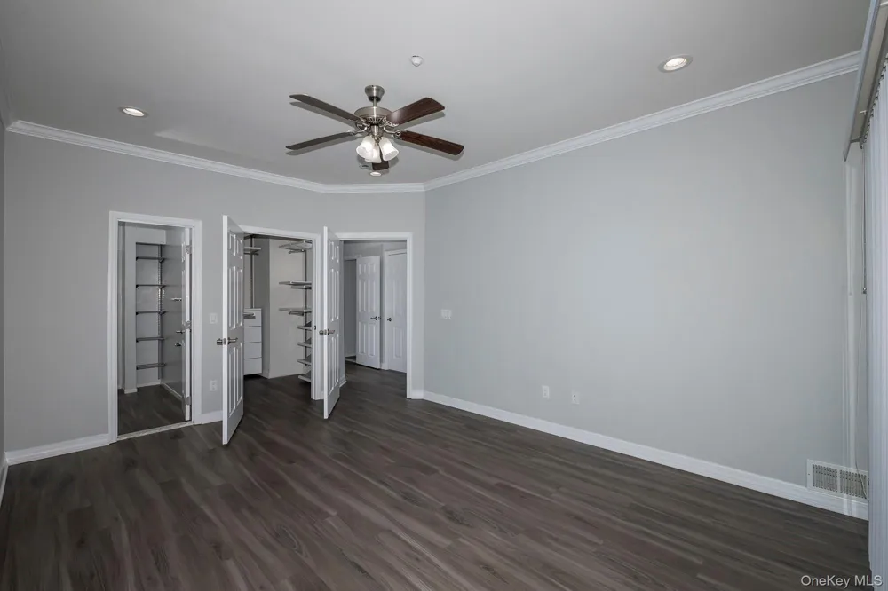 216 Center Court #216 Medford, NY 11763