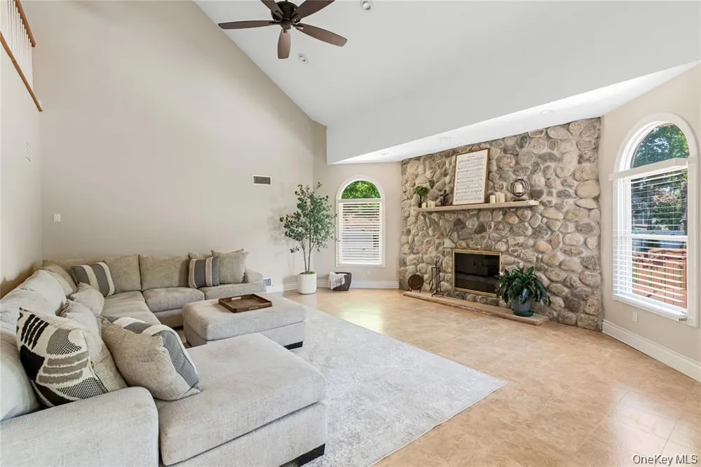 15 Teal Crescent Great River, NY 11739