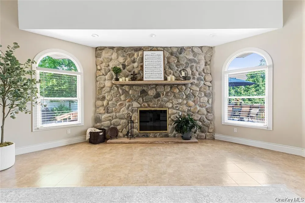 15 Teal Crescent Great River, NY 11739