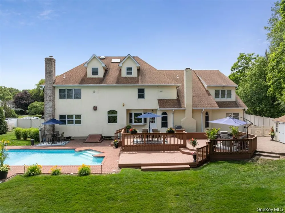 15 Teal Crescent Great River, NY 11739