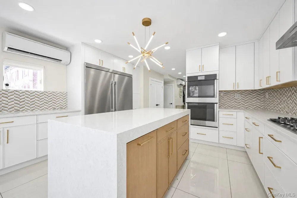76-37 Vleigh Place Kew Garden Hills, NY 11367