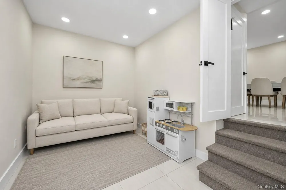 76-37 Vleigh Place Kew Garden Hills, NY 11367