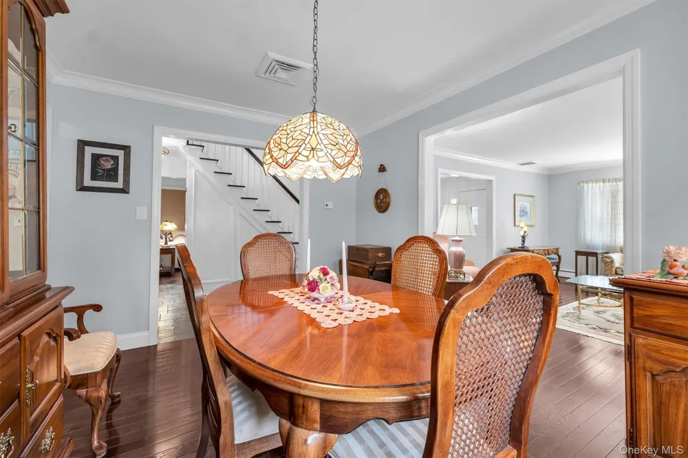 79 Bieselin Road Bellport Village, NY 11713