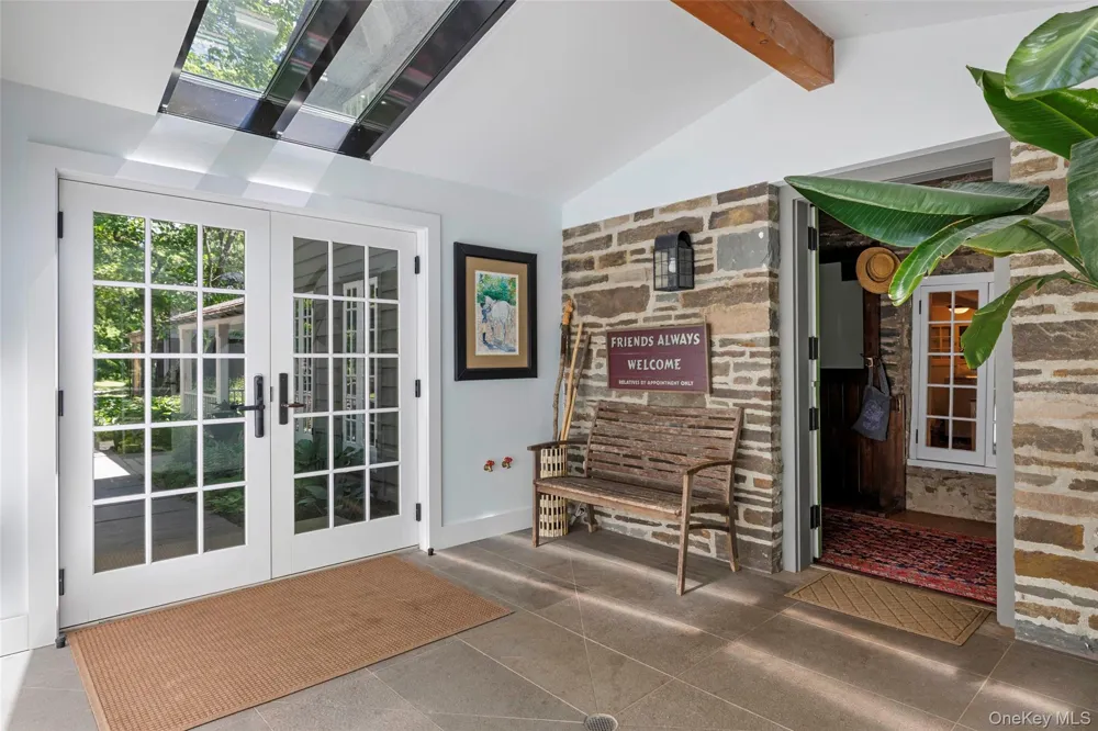 1389 Route 212 Saugerties, NY 12477