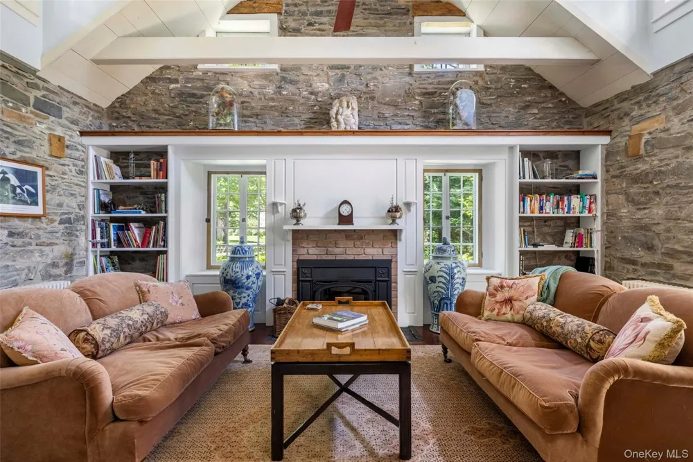 1389 Route 212 Saugerties, NY 12477