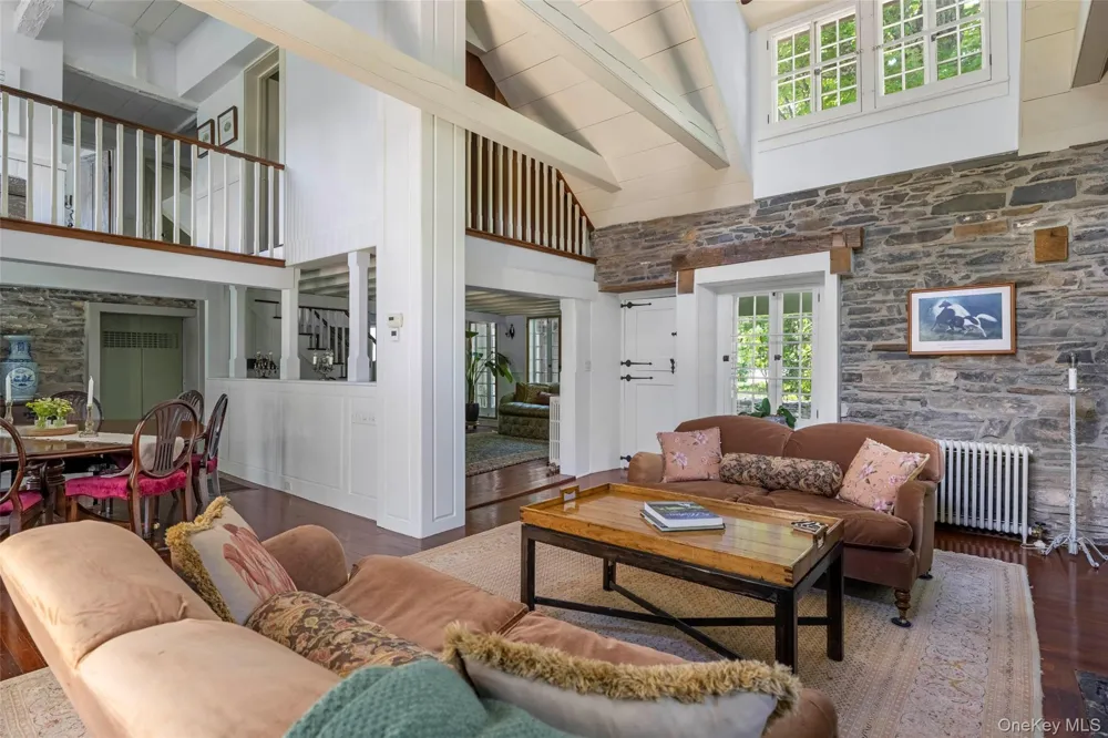 1389 Route 212 Saugerties, NY 12477