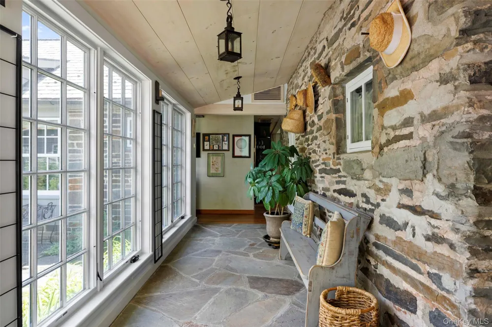 1389 Route 212 Saugerties, NY 12477