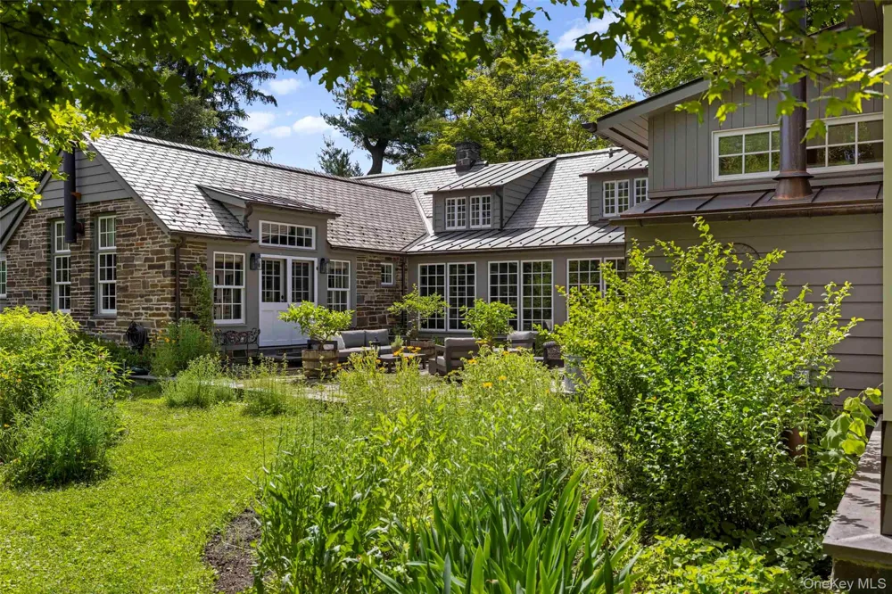 1389 Route 212 Saugerties, NY 12477